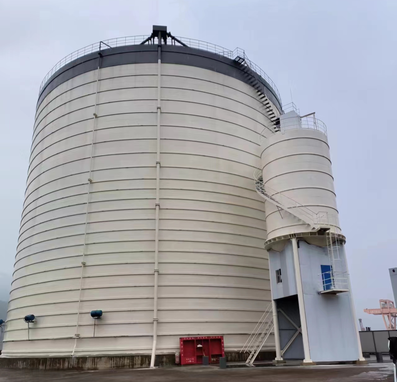 左贡10万吨水泥钢板库